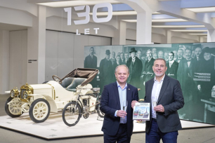 Jak se propagovaly a prodávaly vozy Škoda v zahraničí? Martin Kupec vydal další knihu